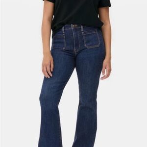 Patch Pocket Mid-Rise Flared Jeans size 12